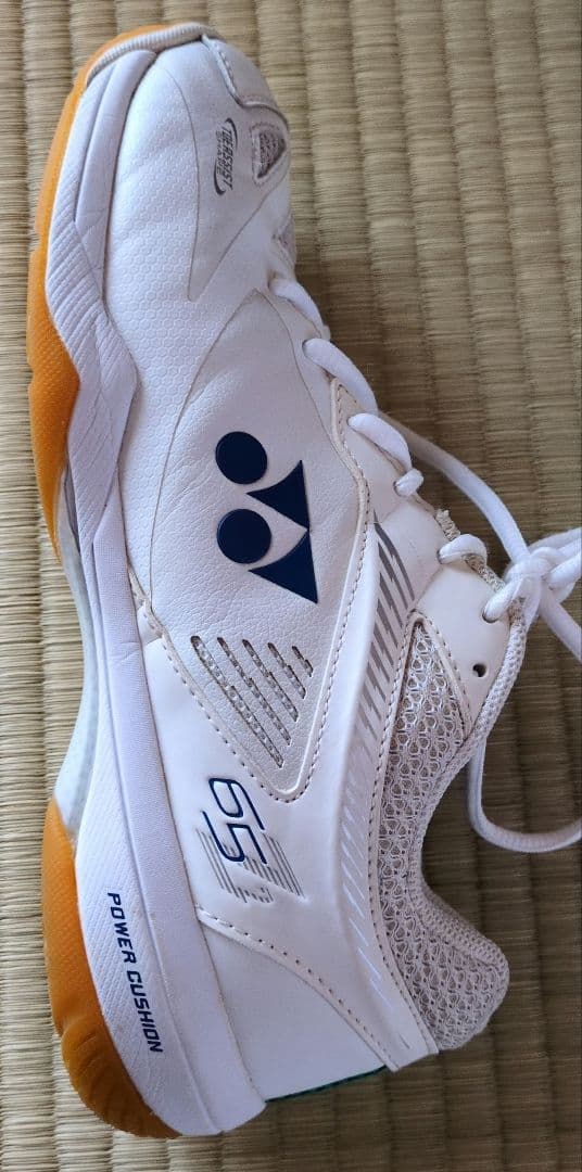 【中古品】ヨネックス バドミントンシューズ ホワイト【75周年記念】