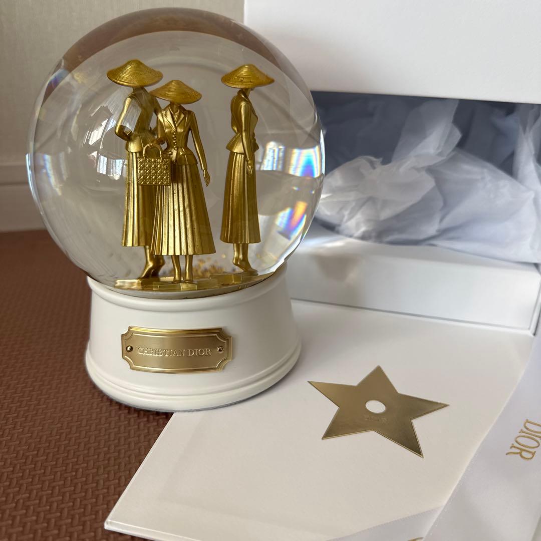 クリスチャンディオール2025ホリデーギフト　スノードーム