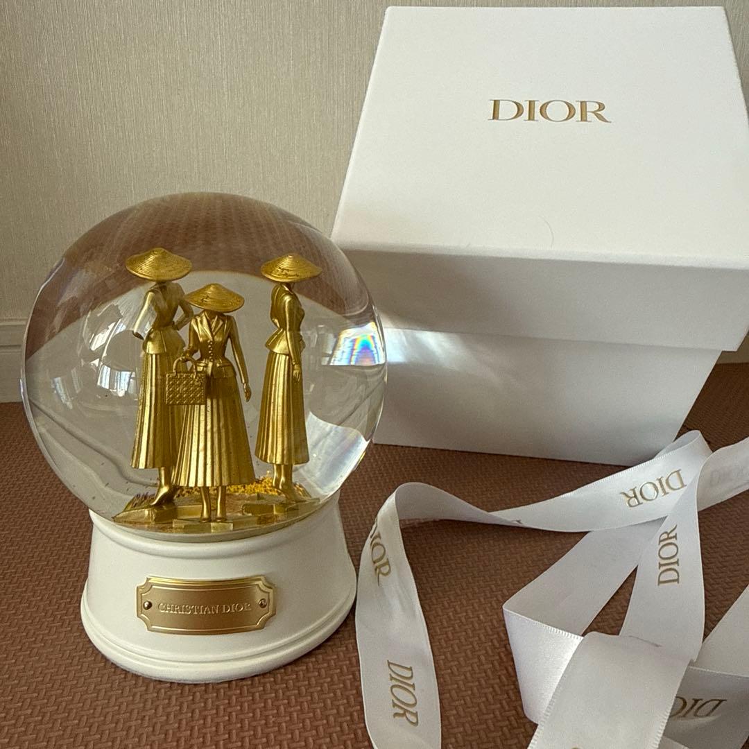 クリスチャンディオール2025ホリデーギフト　スノードーム
