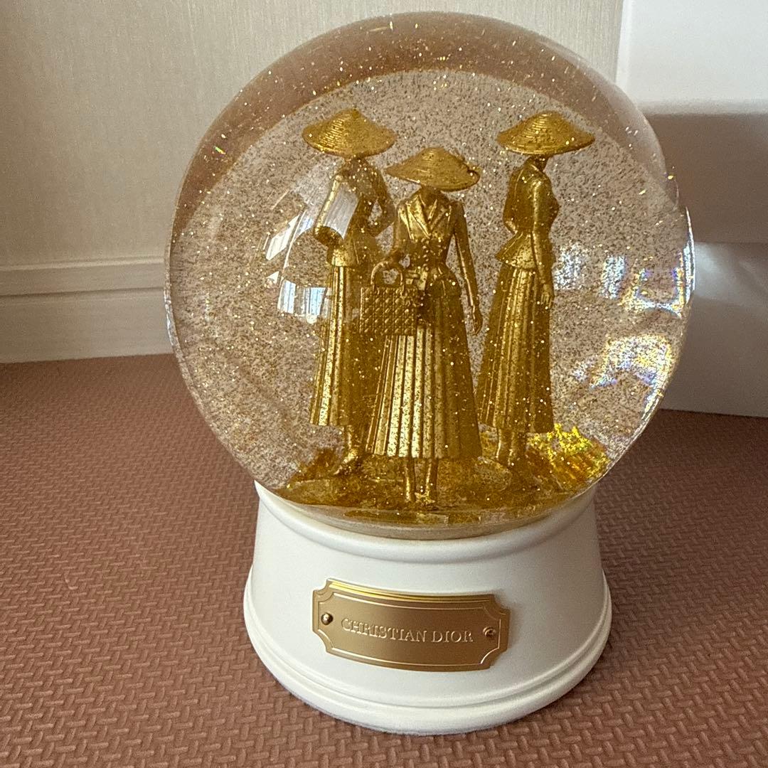 クリスチャンディオール2025ホリデーギフト　スノードーム