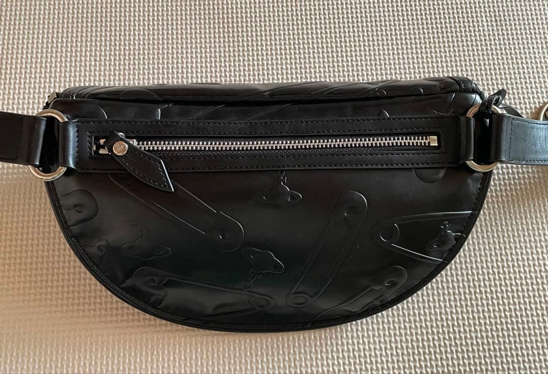 Vivienne Westwood ボディバッグ ウエストバッグ チャーム付