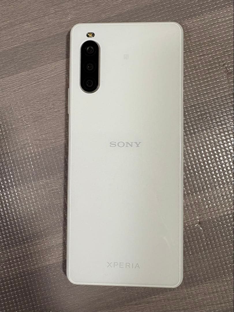 【美品】Xperia 10 II ホワイト SIMフリー 本体 箱・説明書付き