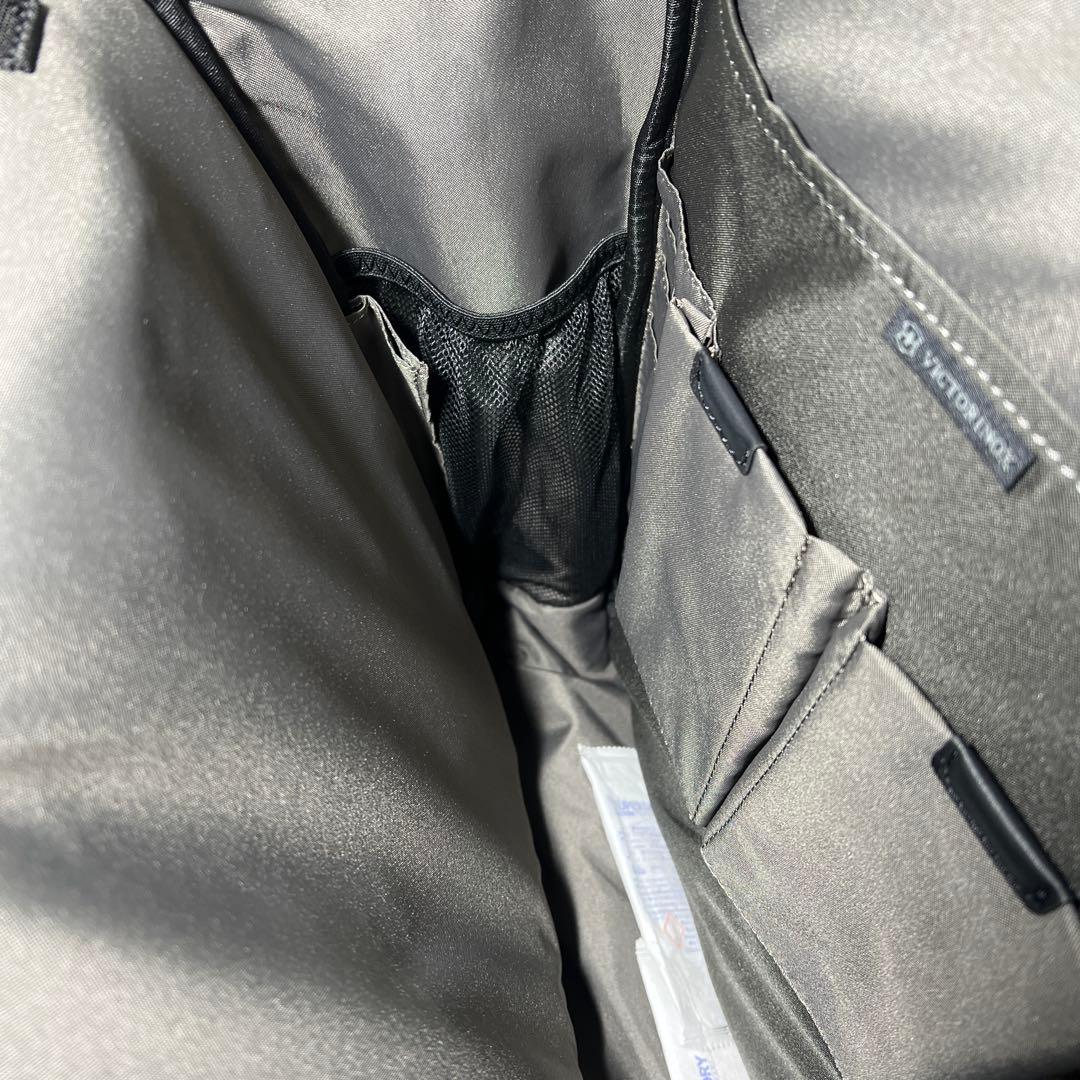 新品未使用 Victorinoxビクトリノックス アルトモントプロフェッショナル