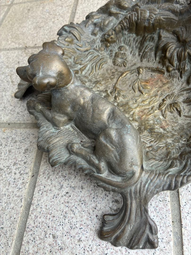 アンティーク　ブロンズ像　犬と獵銃の彫刻付き金属製傘立て