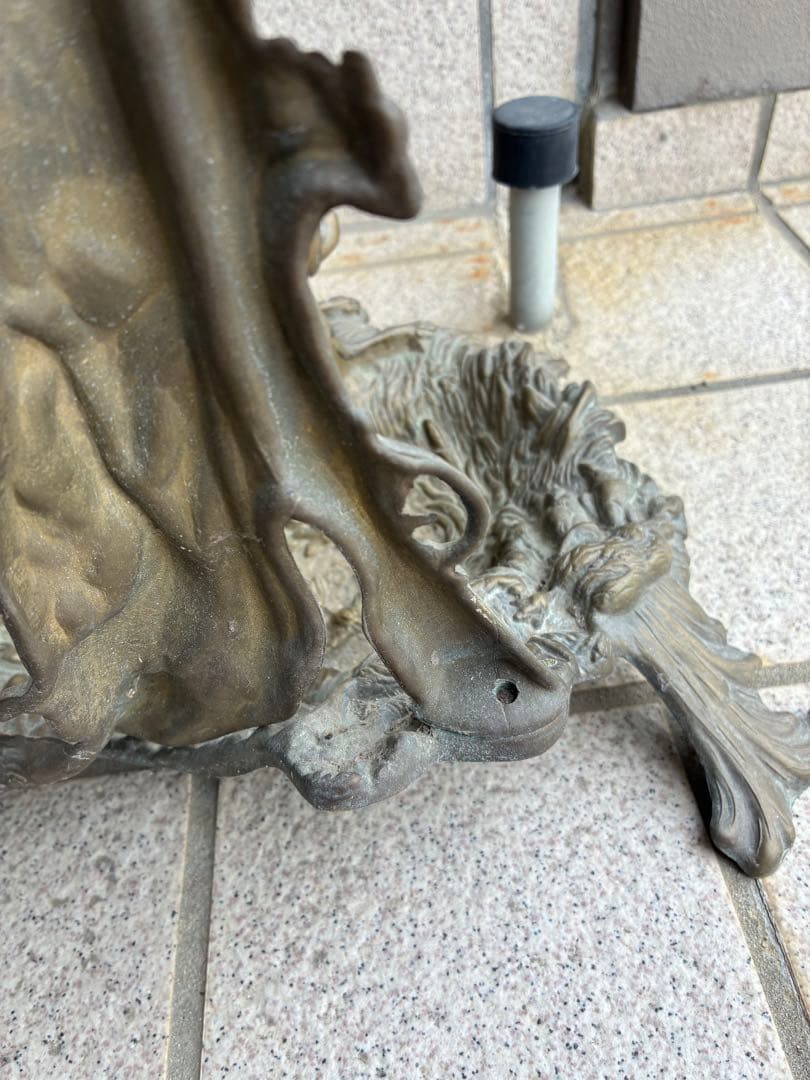アンティーク　ブロンズ像　犬と獵銃の彫刻付き金属製傘立て