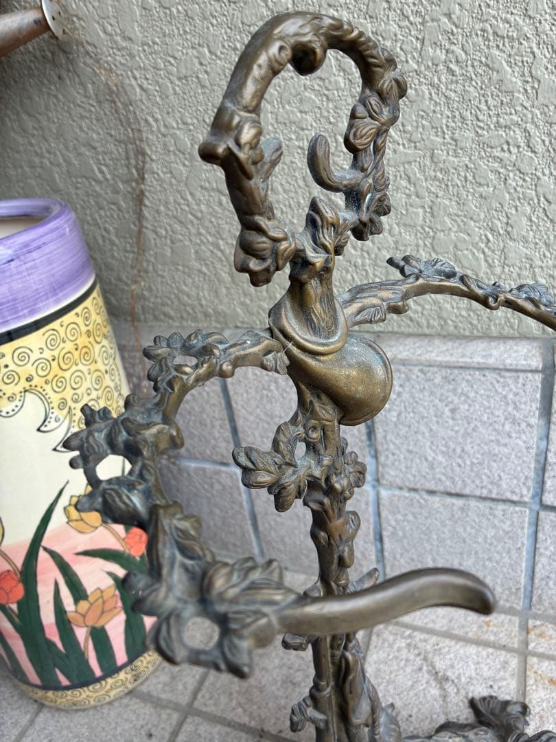 アンティーク　ブロンズ像　犬と獵銃の彫刻付き金属製傘立て