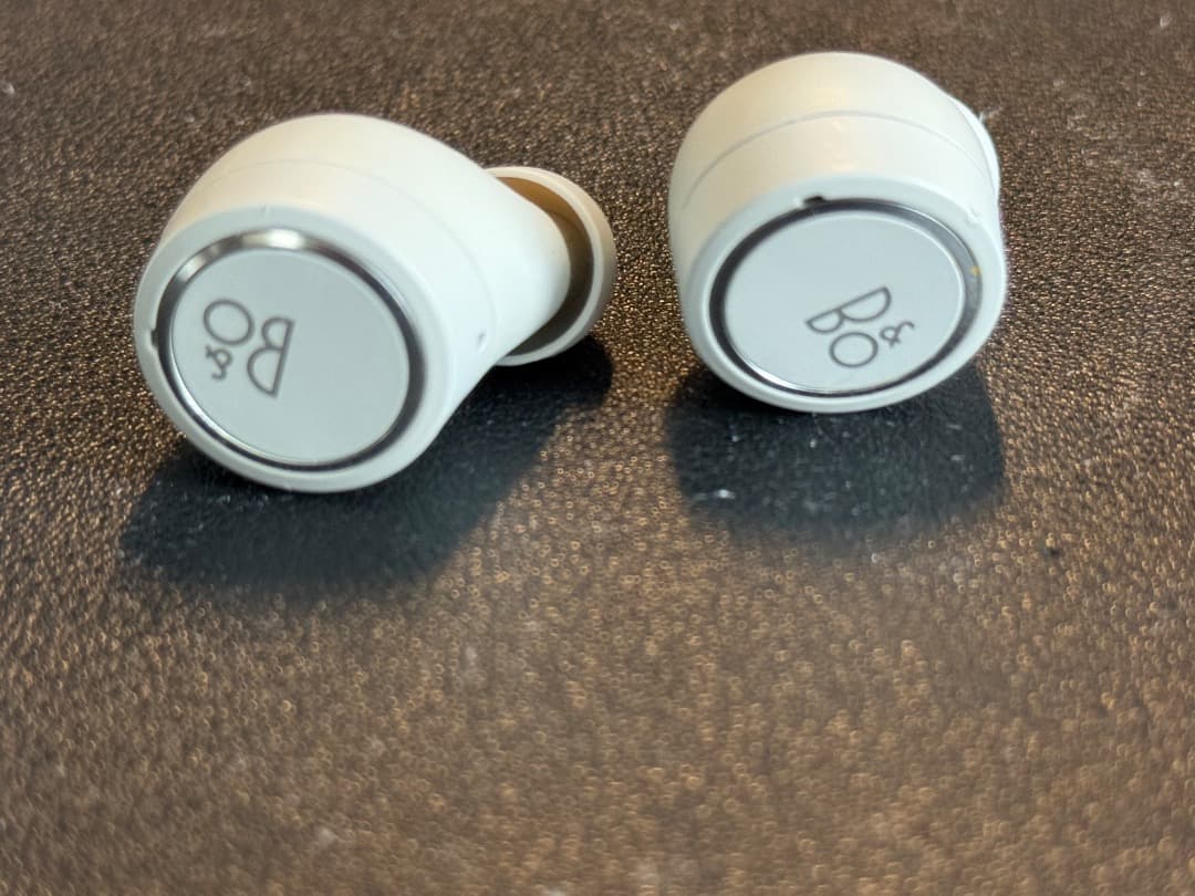 B&O Beoplay E8 Gen 3 ワイヤレスイヤフォン