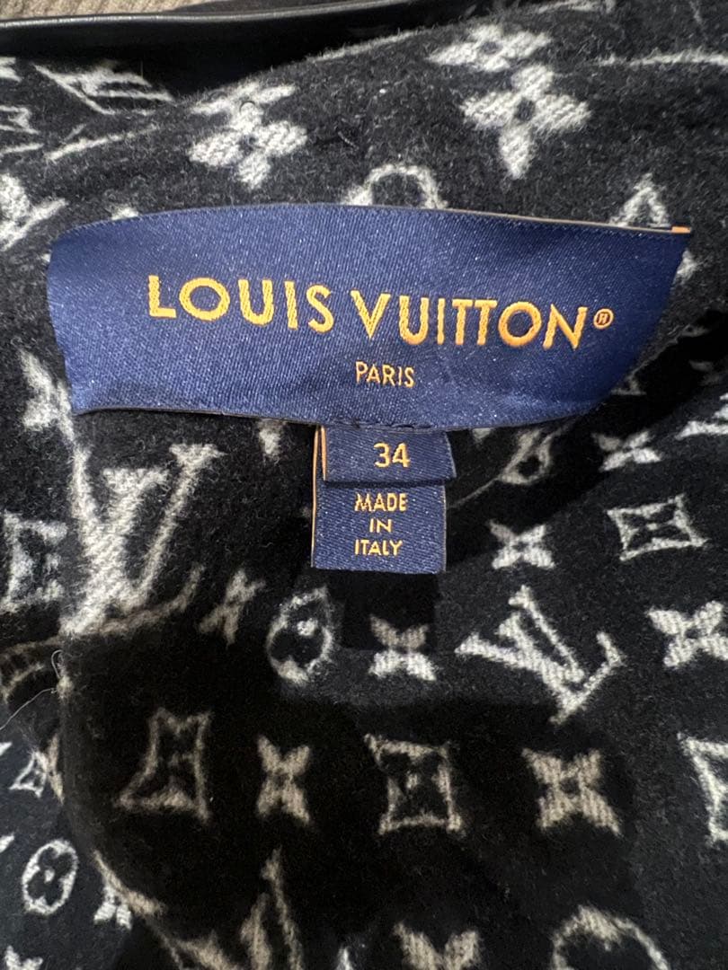 【LOUIS VUITTON】 フーデッドラップコート