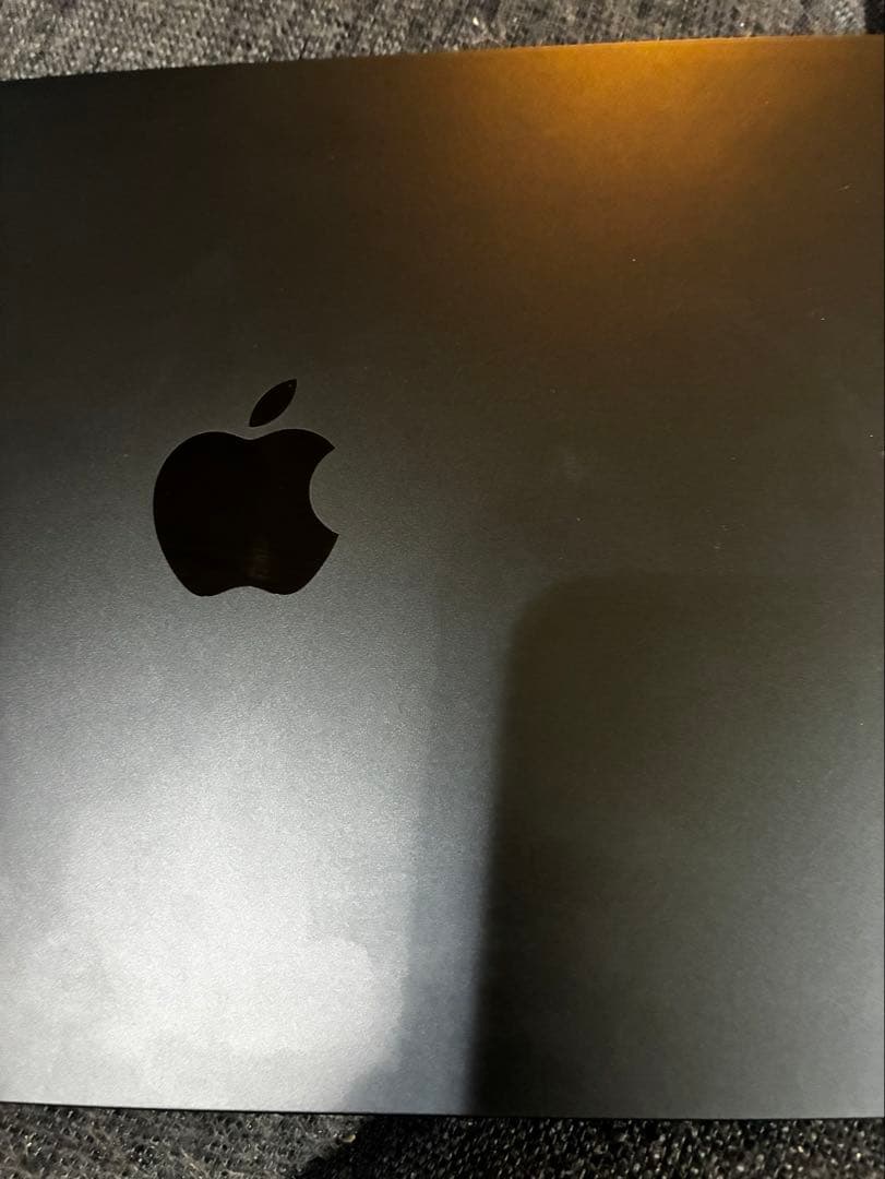 Apple MacBook Air 13.6インチ 256GB SSD