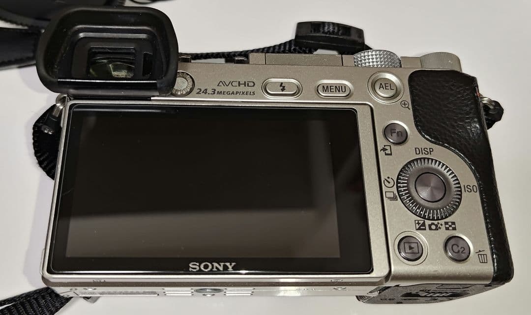 SONY a6000 シルバー ILCE-6000 ダブルズームレンズキット