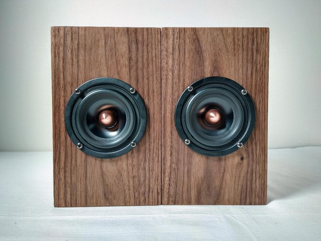 ParcAudio✕ウォールナット材100%使用　ハンドメイド密閉型スピーカー