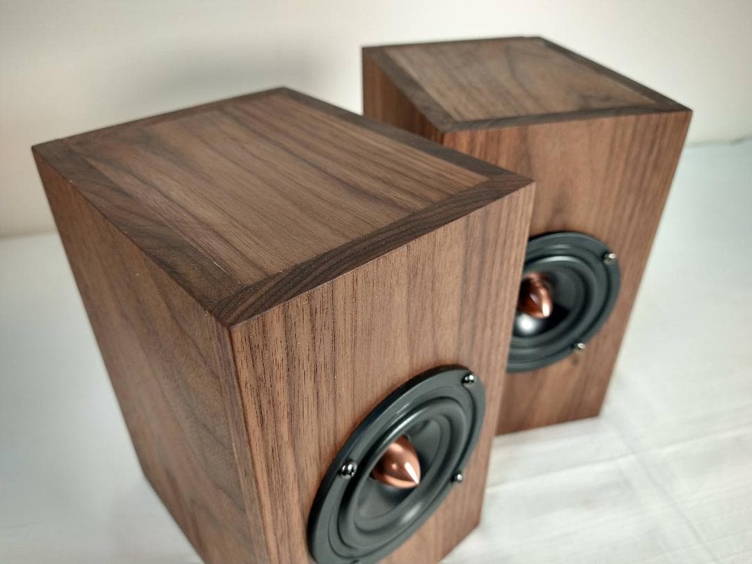 ParcAudio✕ウォールナット材100%使用　ハンドメイド密閉型スピーカー