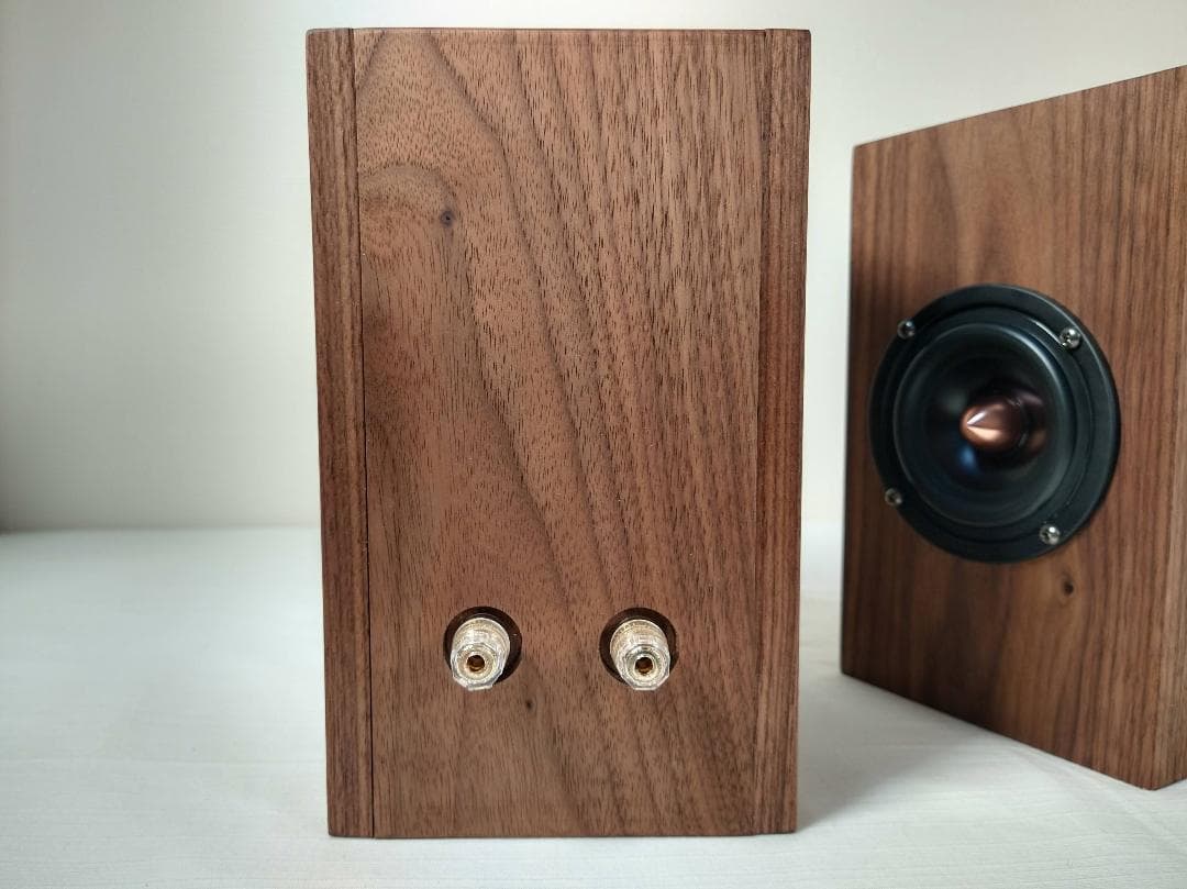 ParcAudio✕ウォールナット材100%使用　ハンドメイド密閉型スピーカー