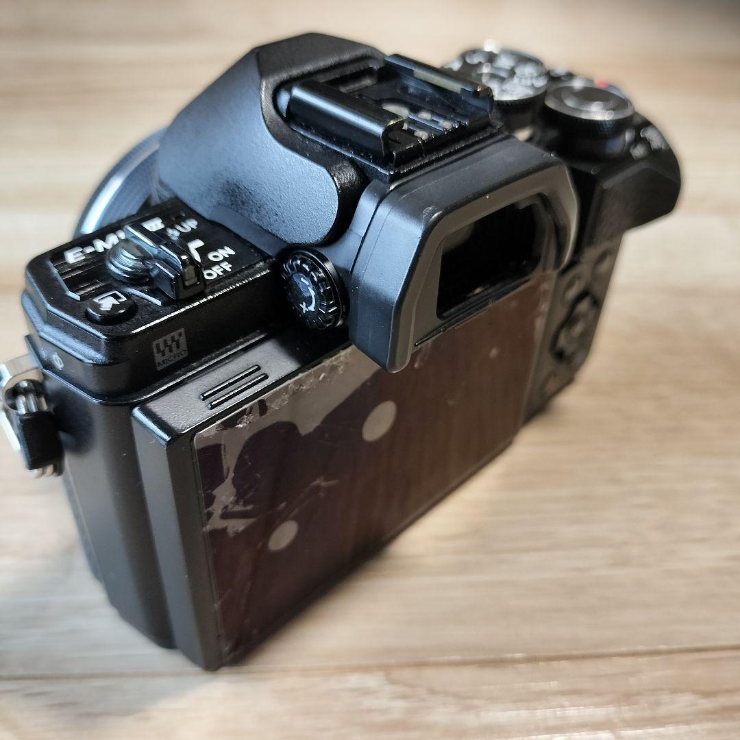 【ジャンク品】OLYMPUS OM−D E−M10 Mark ⅱi