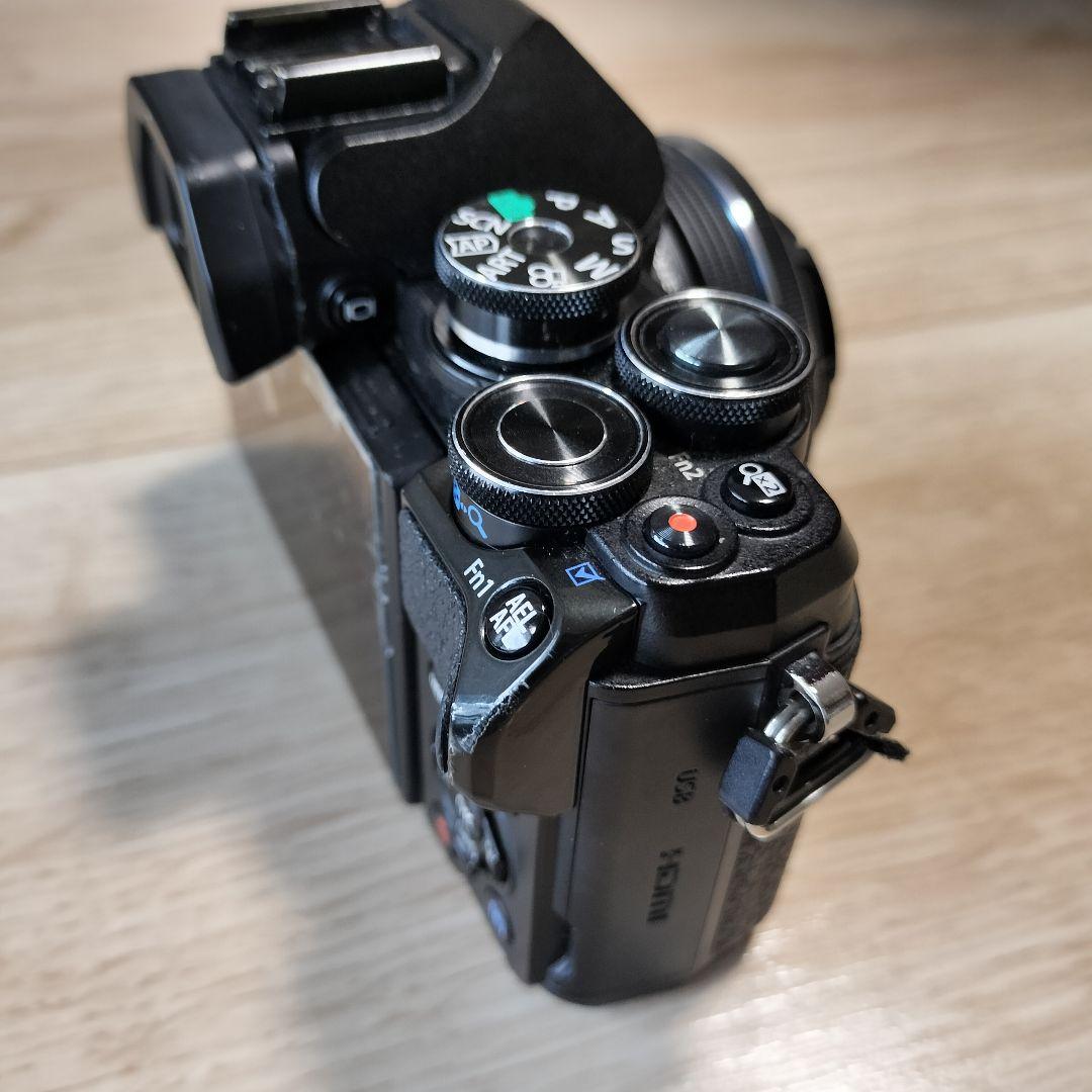 【ジャンク品】OLYMPUS OM−D E−M10 Mark ⅱi