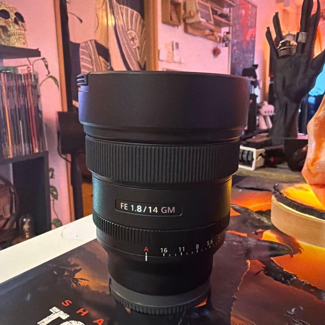 SONY FE 1.8/14 GM レンズ