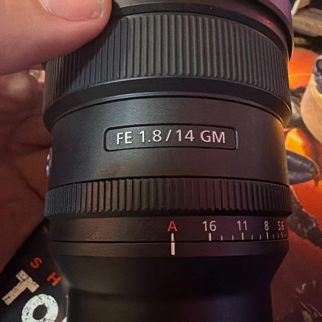 SONY FE 1.8/14 GM レンズ
