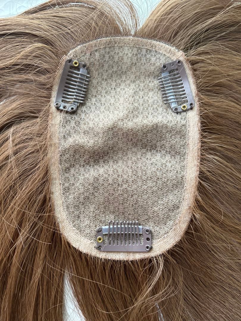 百合子ウィッグ　ライトブラウン 前髪なしヘアピース 9×14cm