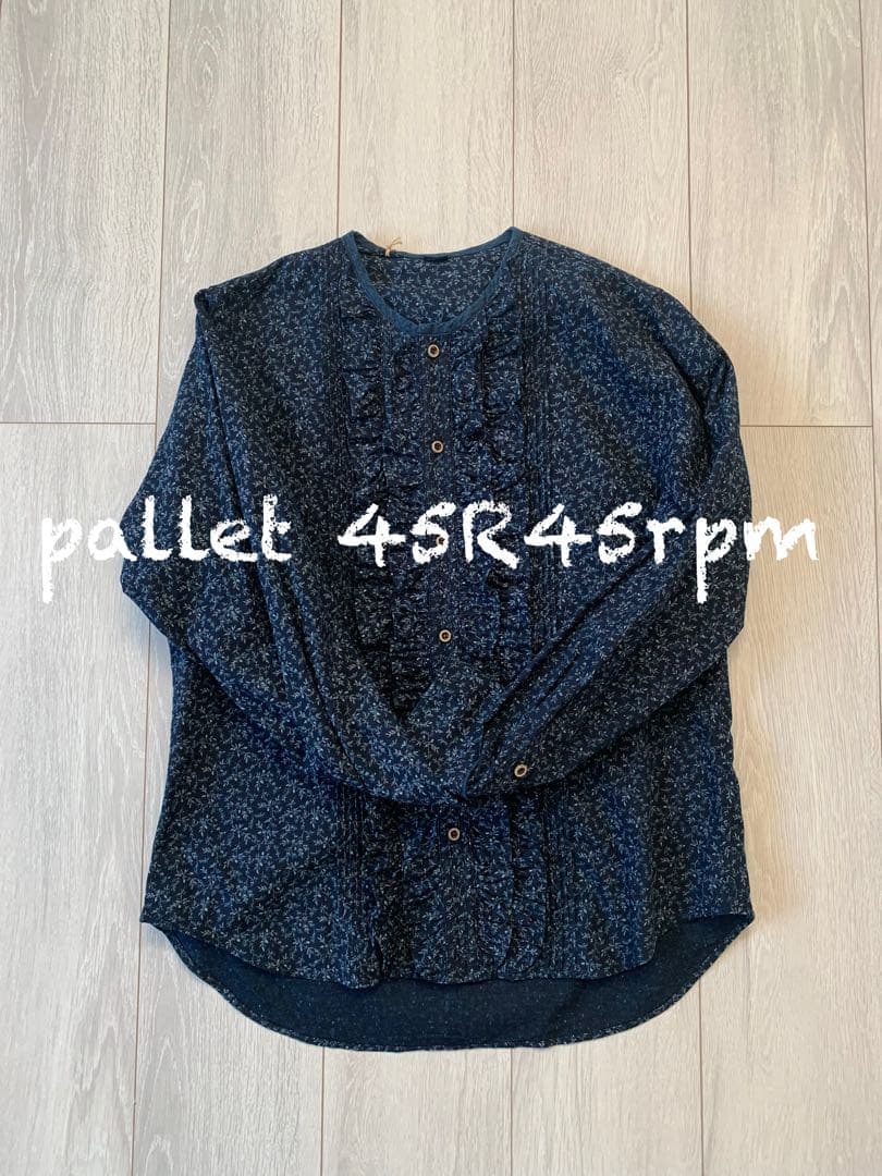 45R45rpm ツタフラワープリントのフリルブラウス(インディゴ)