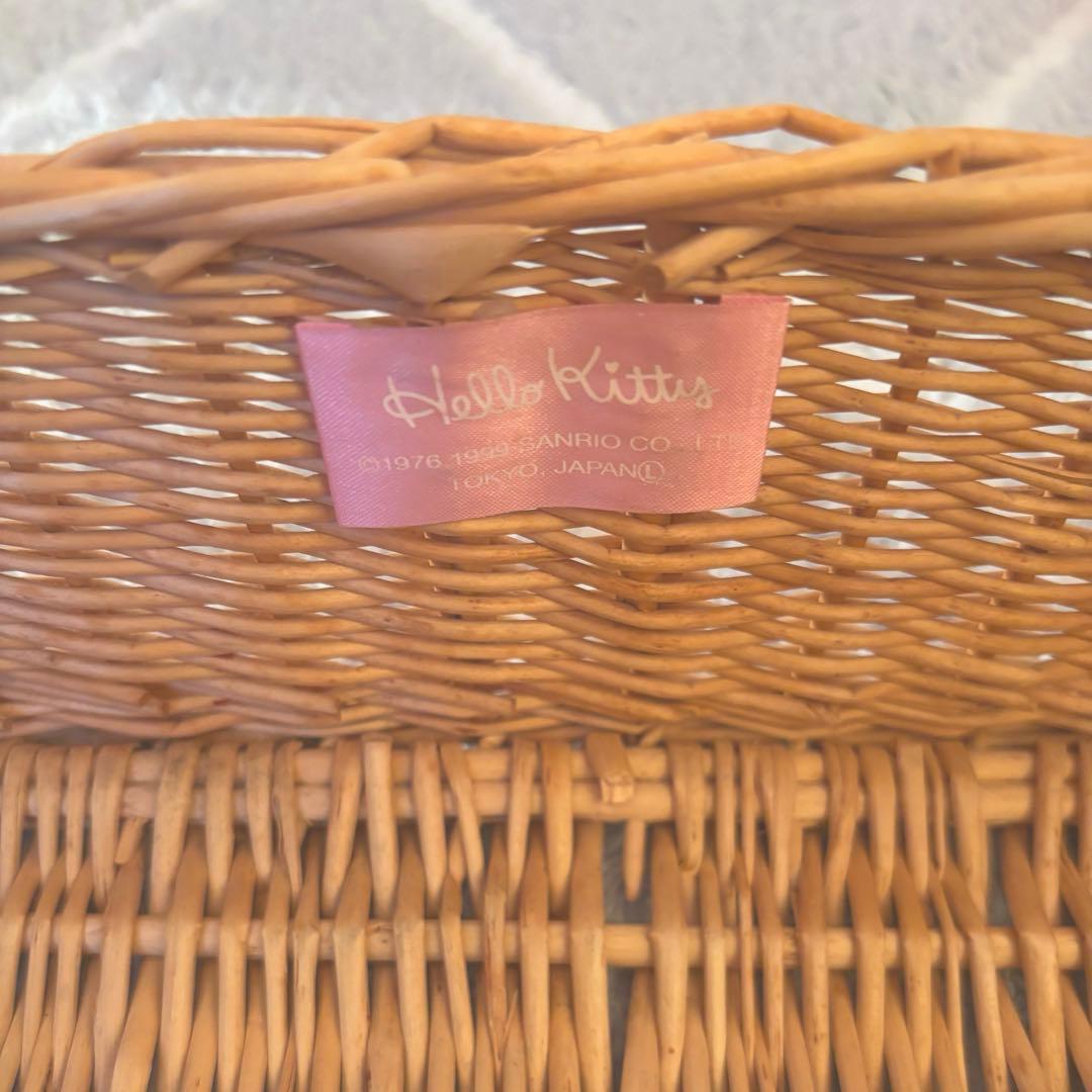 【希少】ハローキティ　　籐カゴ　レトロ