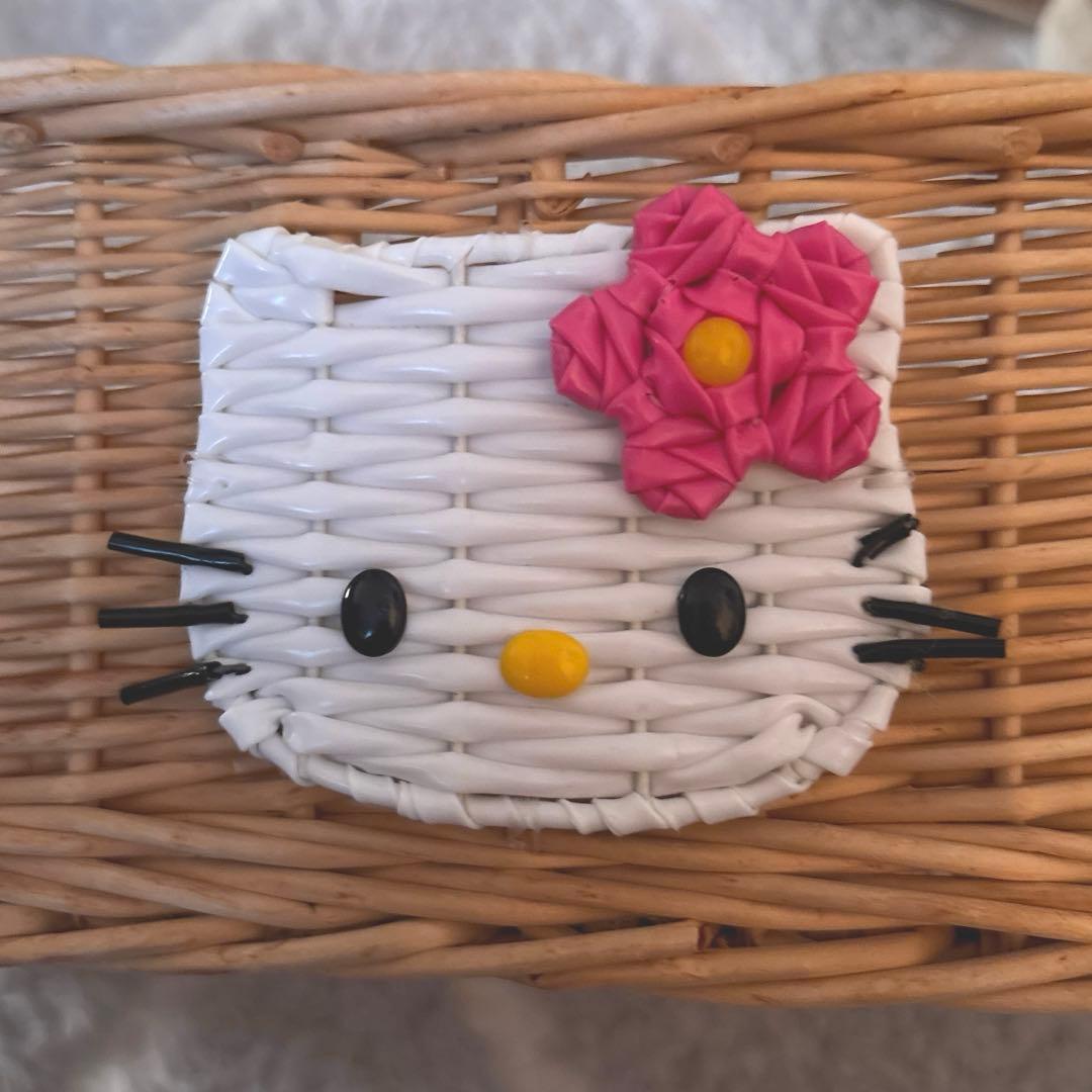 【希少】ハローキティ　　籐カゴ　レトロ