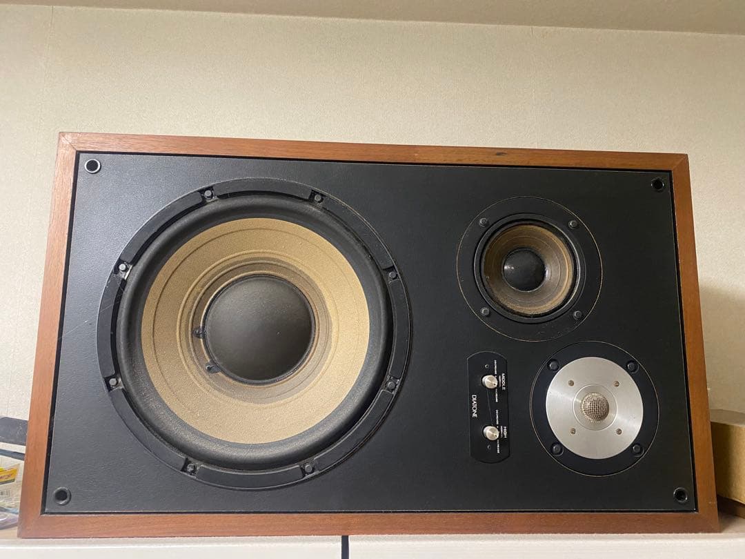 大型スピーカー ウーファー・ミッドレンジ搭載