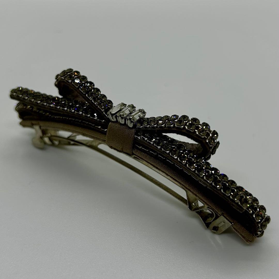 コンプレックスビズ　クリスタルメッシュパヴェ スリムバレッタ　グレージュ　リボン