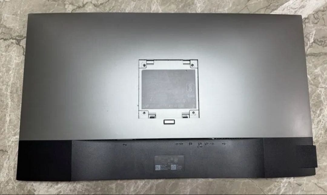 Dell U2720Q [27インチ]