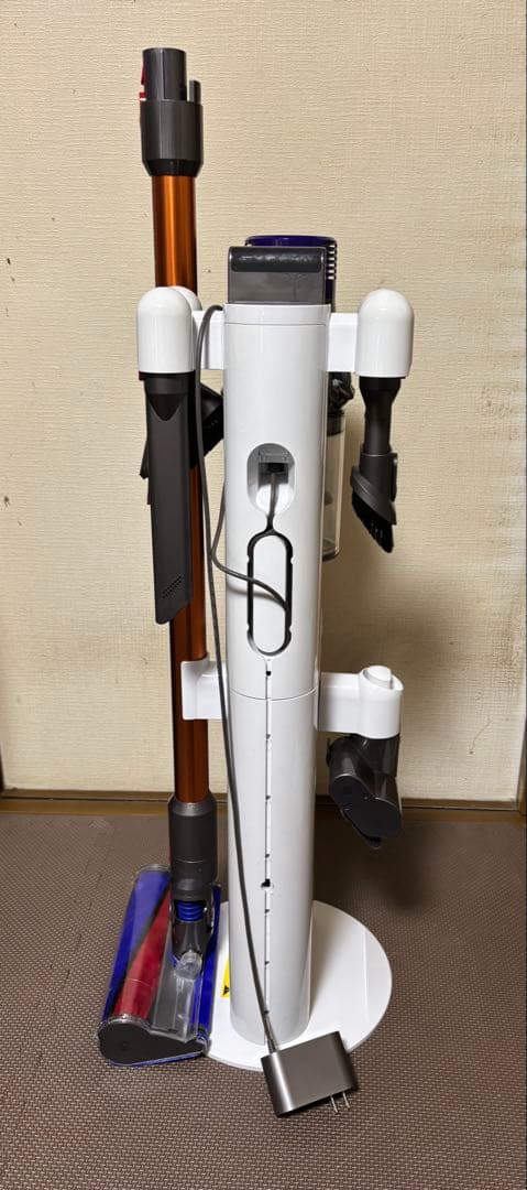 ダイソン V10 sv12 フロアドッグ付　分解洗浄済み