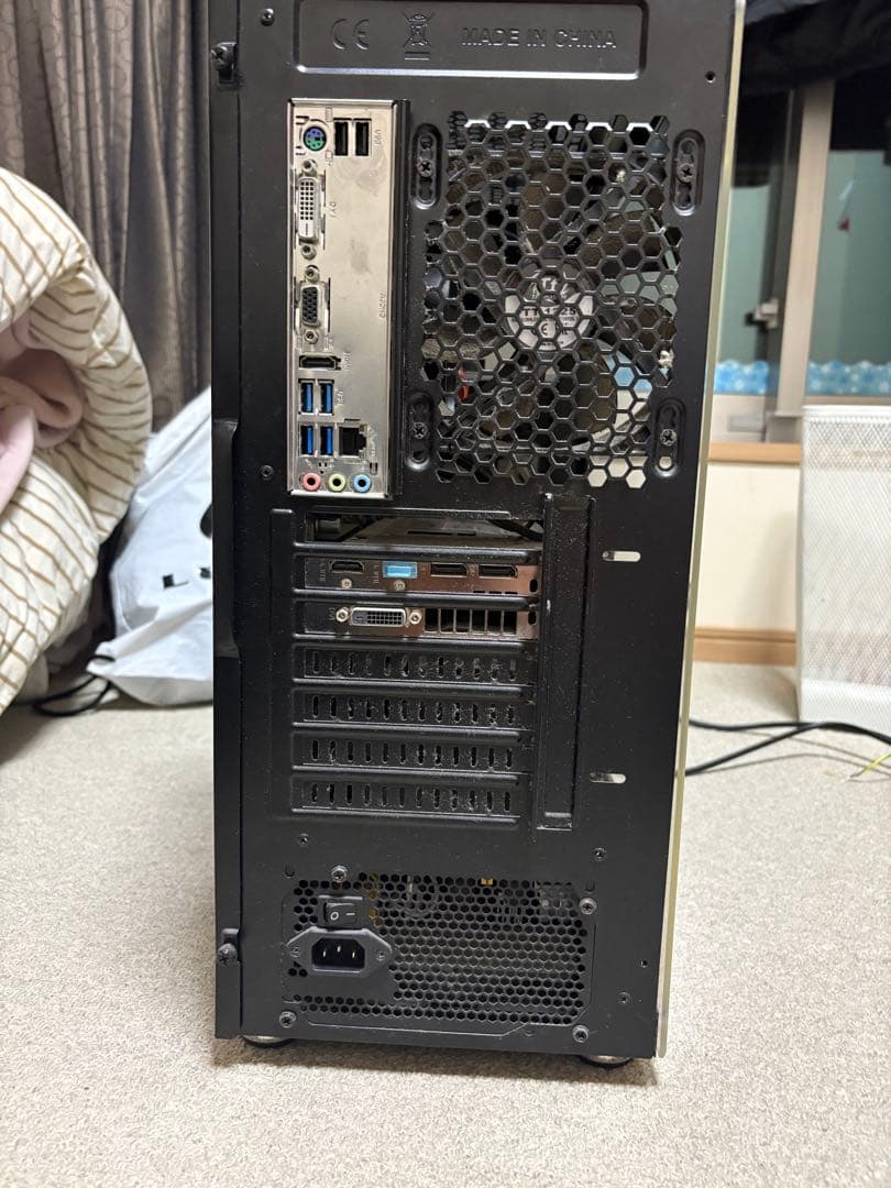 ミドルタワーPCケース 500W電源付き