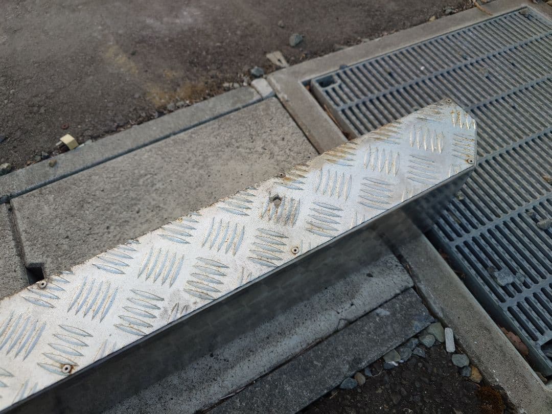 ウロコリアバンパー　リアバンパー　デコトラ　当時物　2トン　4トン　中型　ウロコ