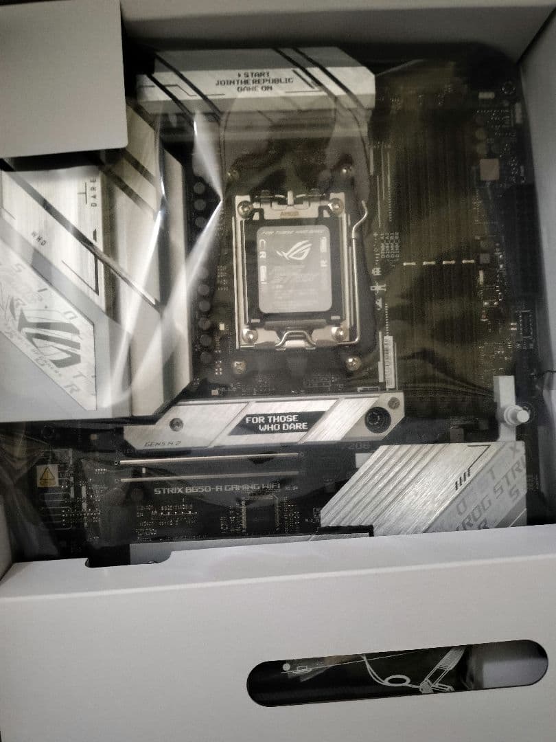 ROG Strix B650-A Gaming WiFi マザーボード 未使用