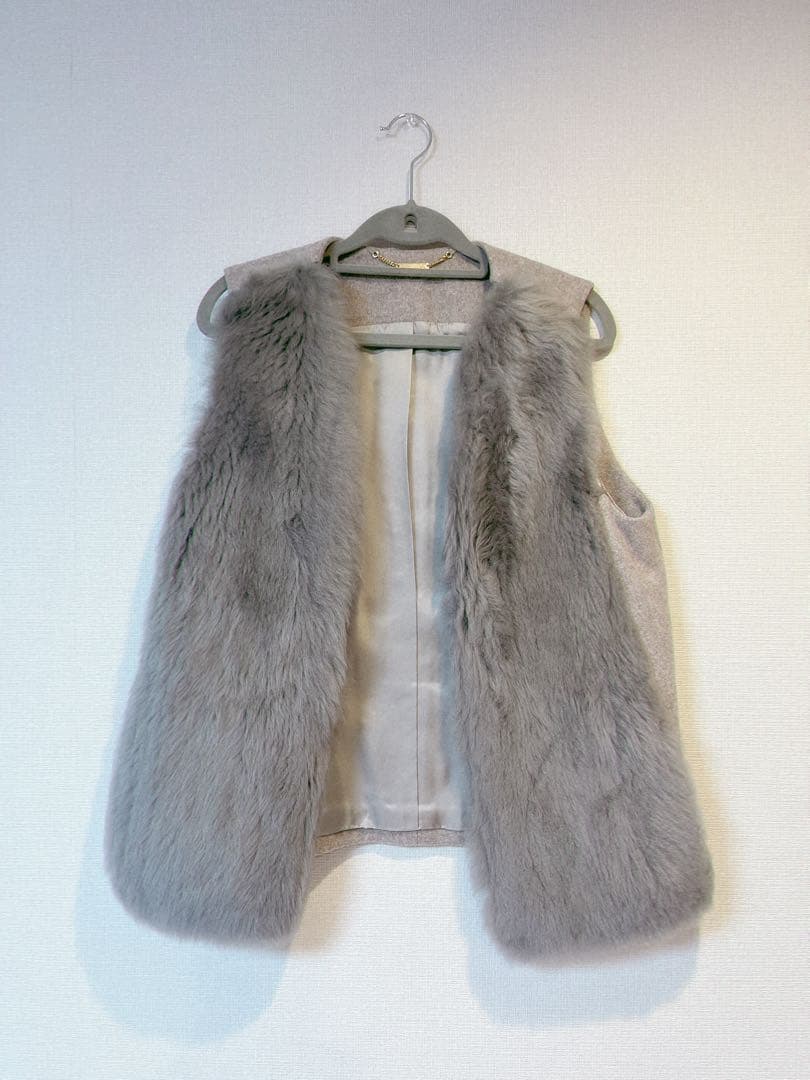 【美品】Leilian シープファー ノースリーブベスト グレー