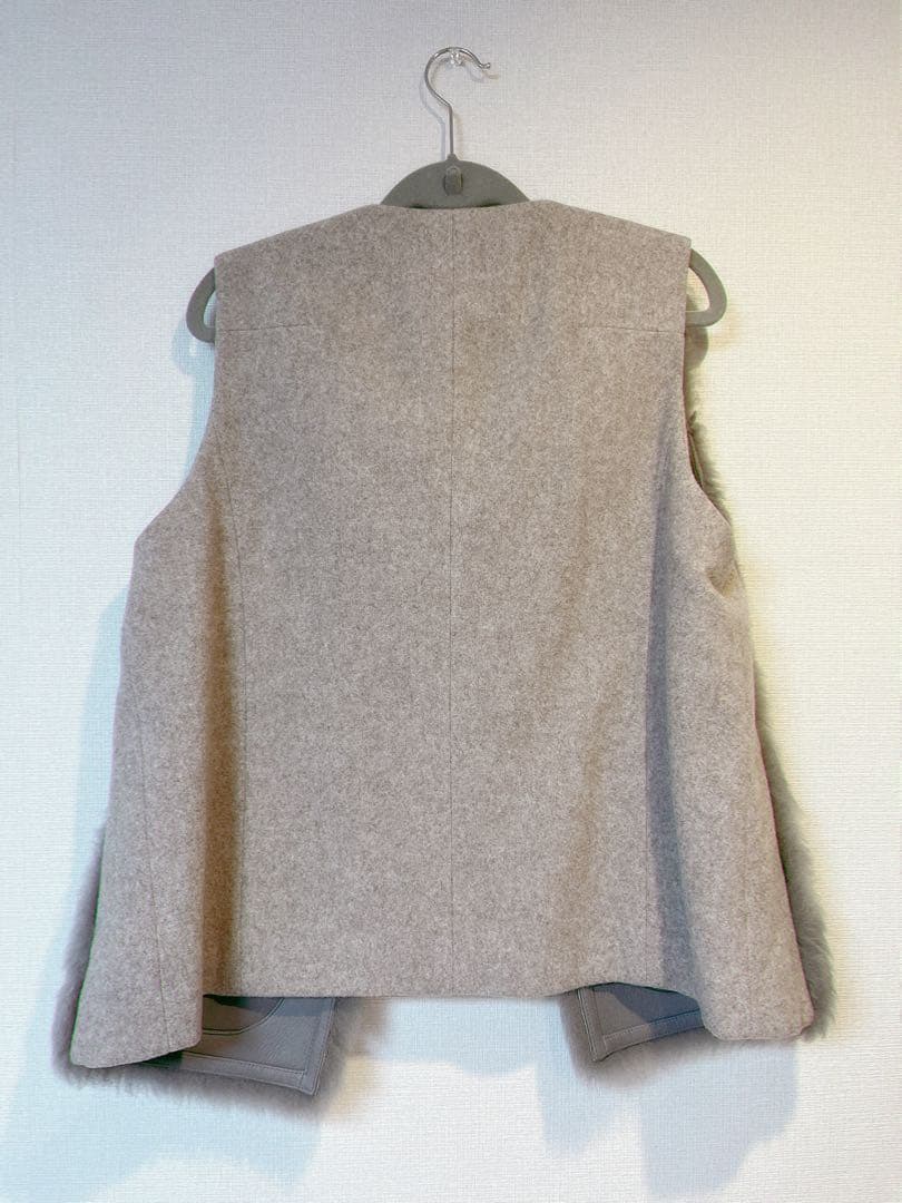 【美品】Leilian シープファー ノースリーブベスト グレー