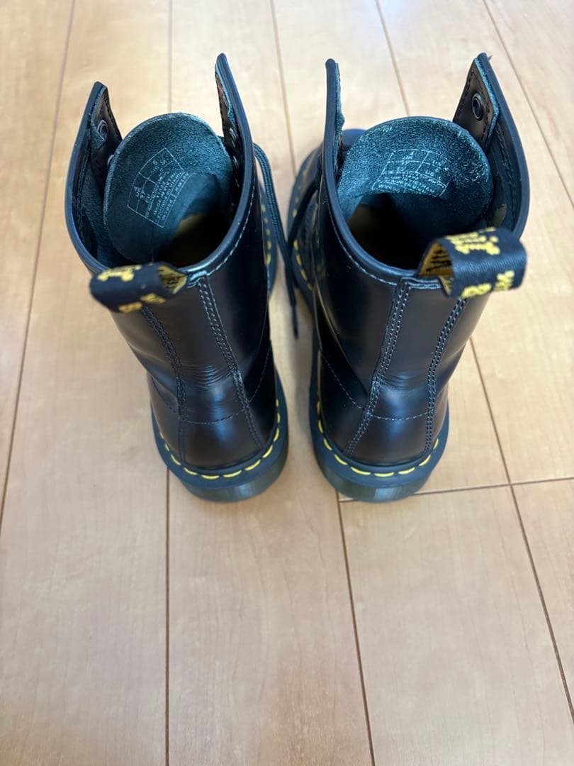 ドクターマーチン 8ホール