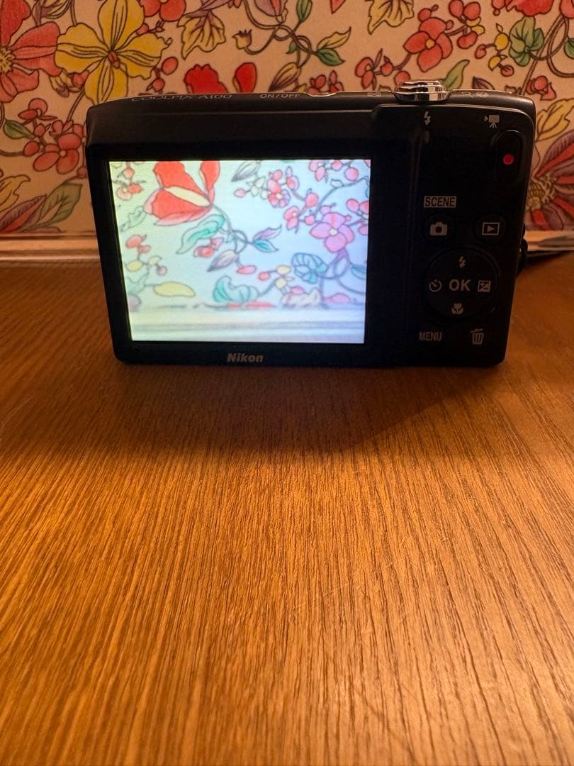 動作良好 美品 Nikon COOLPIX A100 シルバー