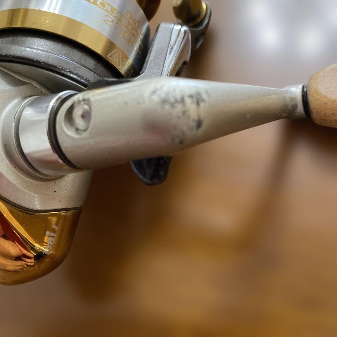 Daiwa Tournament-Ｚ 2500 LBC リール、収納ケース