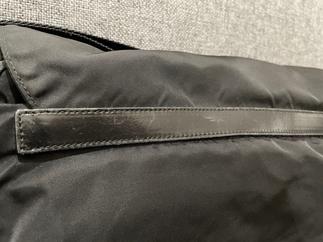 PRADA テスート ミニメッセンジャーバッグ 三角ロゴプレート NERO