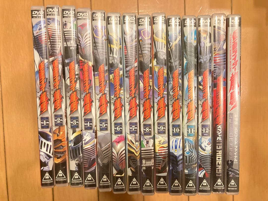 仮面ライダー龍騎DVD 全巻セット　特典カード付き