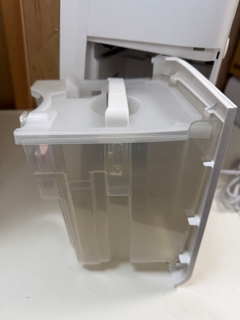 SHARP 除湿機 CV-R71-W 2024年製 プラズマクラスター搭載