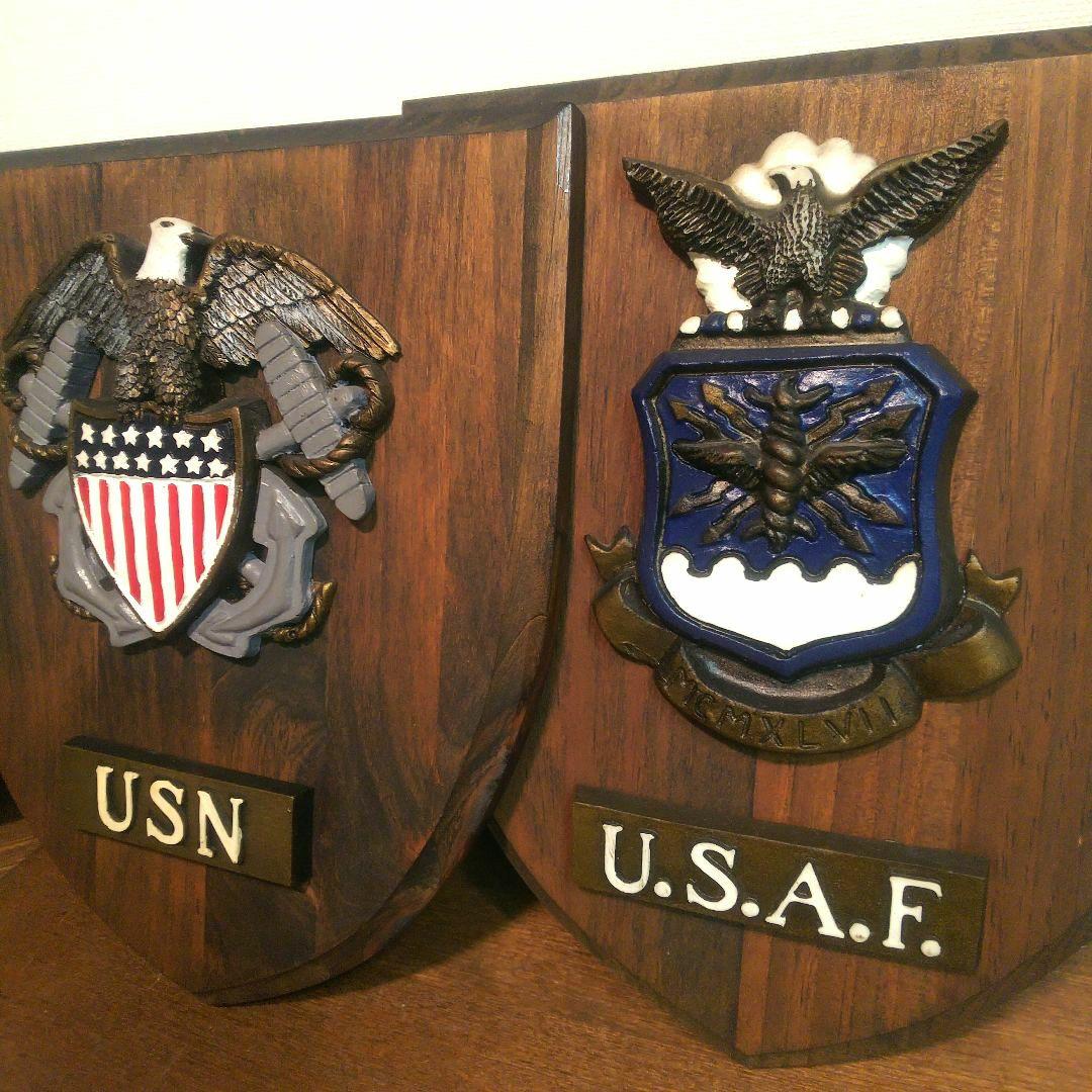 ヴィンテージ US Navy エンブレム 木製 盾 手彫り 英国製