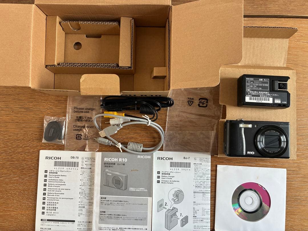 【訳アリ&動作確認済み】RICOH R10 コンパクトデジタルカメラ