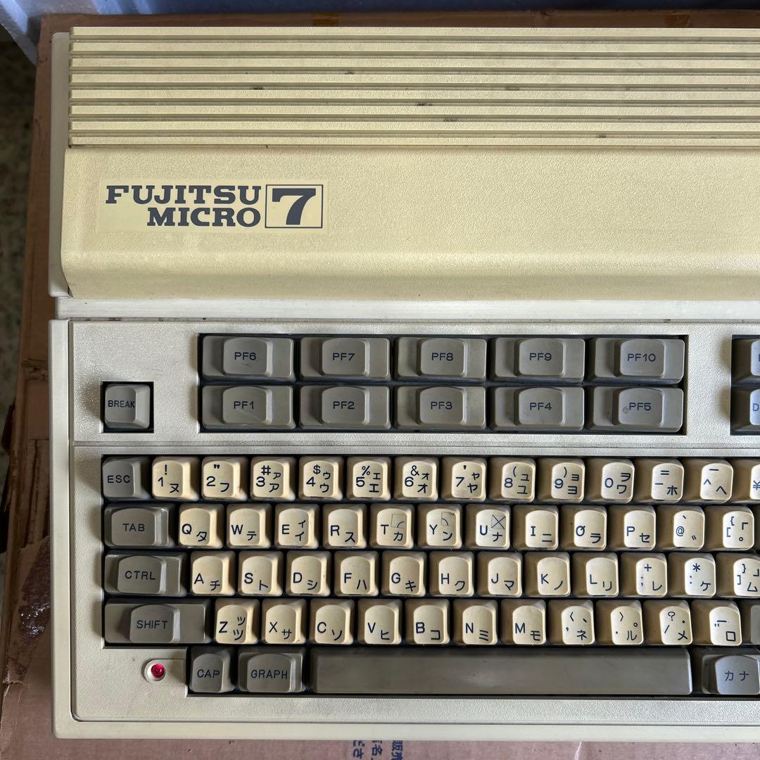 希少　富士通　マイクロ7 MB25010 パーソナルコンピューター　当時物