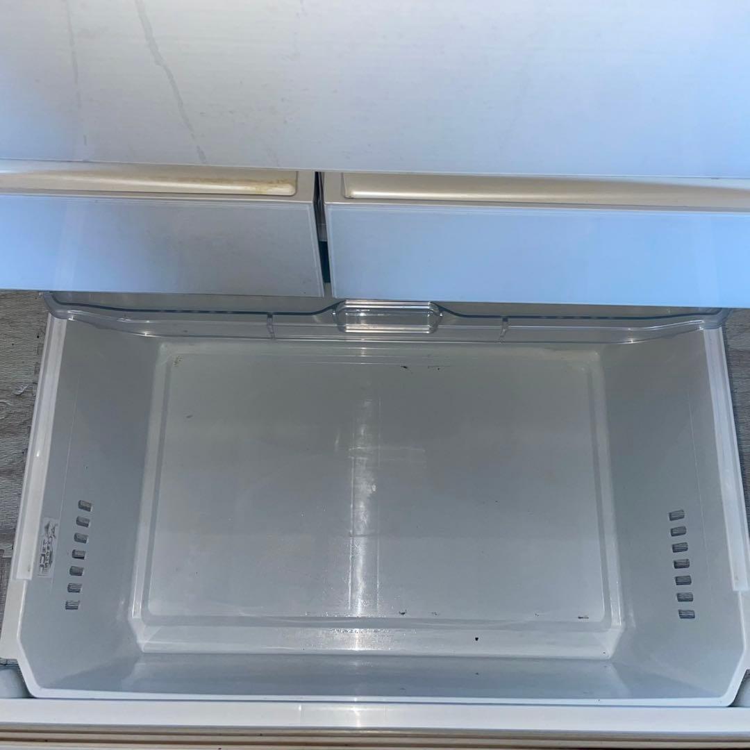 配送設置無料　大型冷蔵庫　大容量　TOSHIBA 555L 6ドア