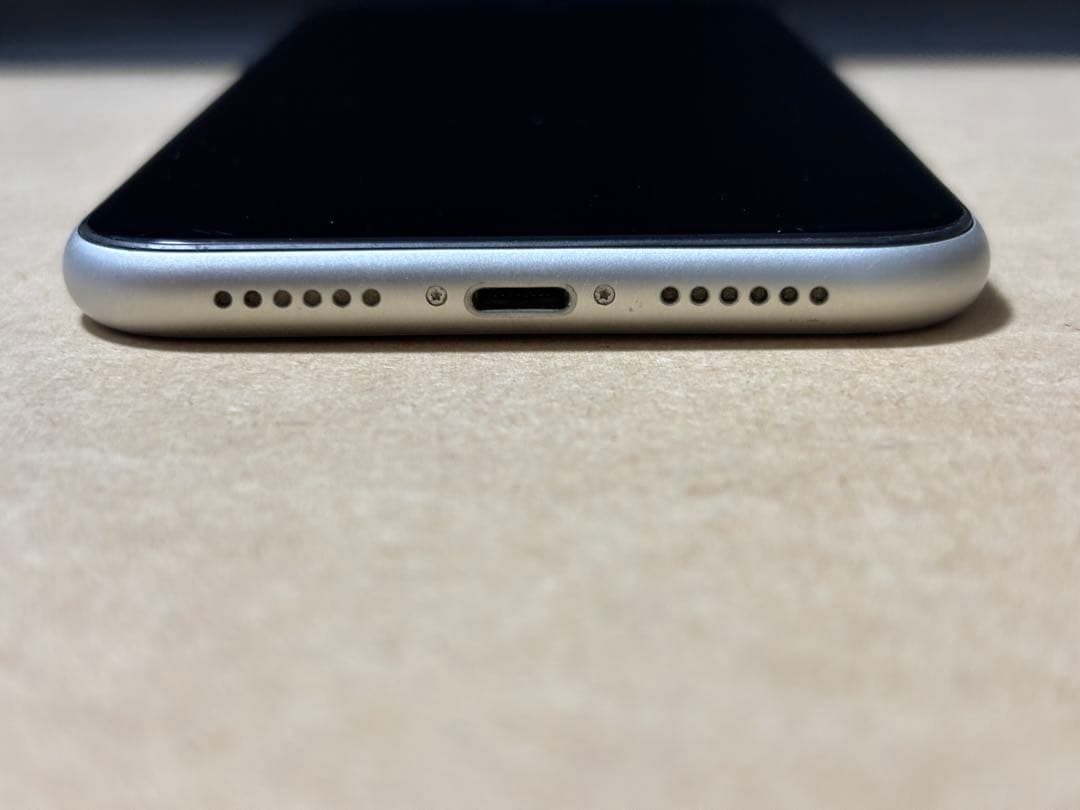 フ*き様 Apple iPhone XR 128GBホワイト