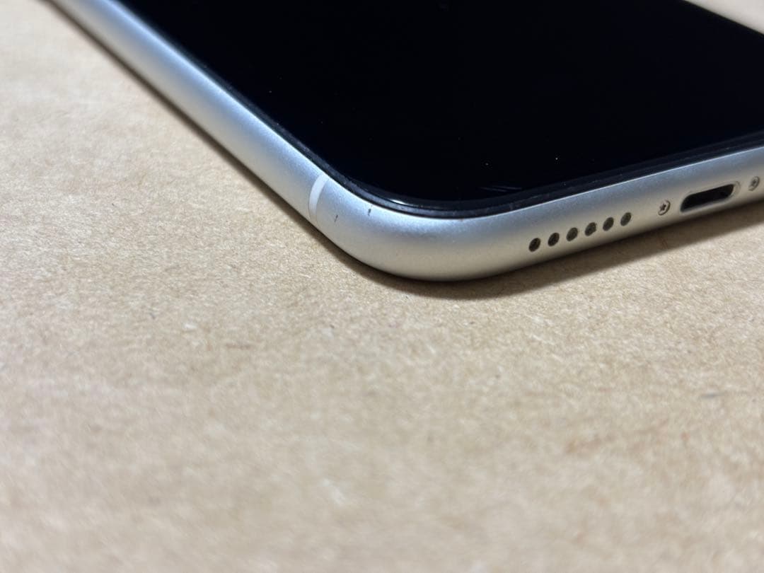 フ*き様 Apple iPhone XR 128GBホワイト