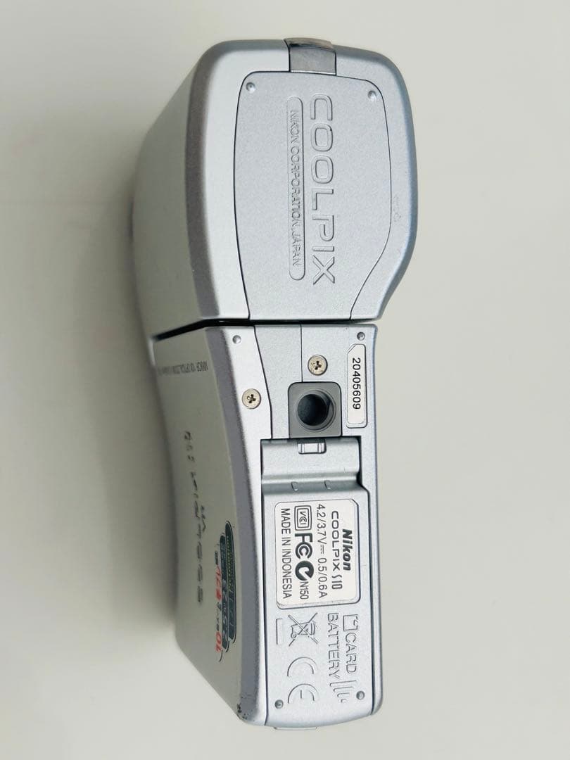 Nikon Coolpix S10VR シルバー 本体と充電器