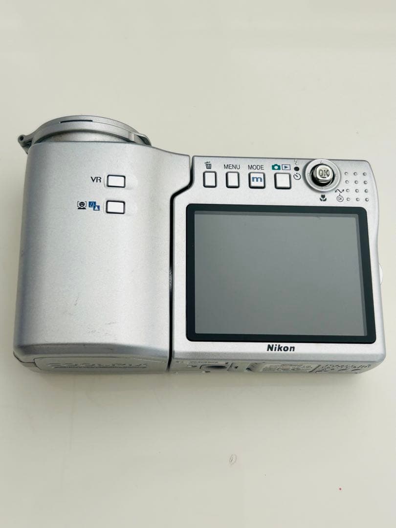 Nikon Coolpix S10VR シルバー 本体と充電器