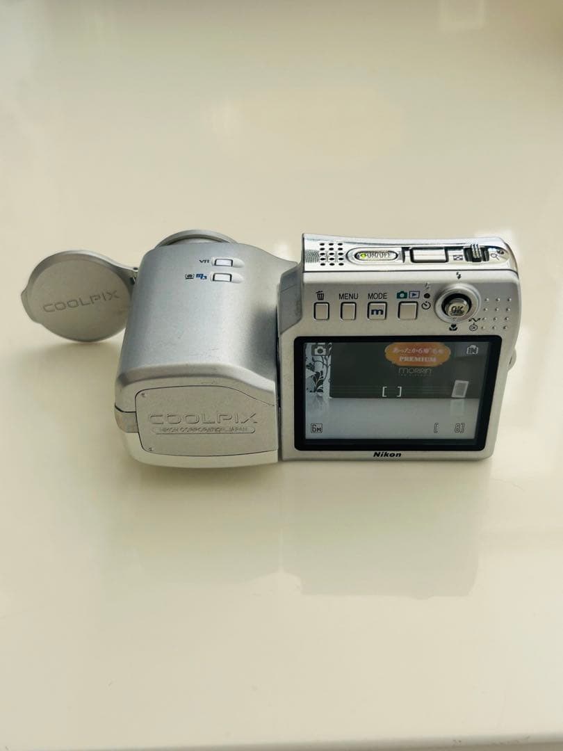Nikon Coolpix S10VR シルバー 本体と充電器