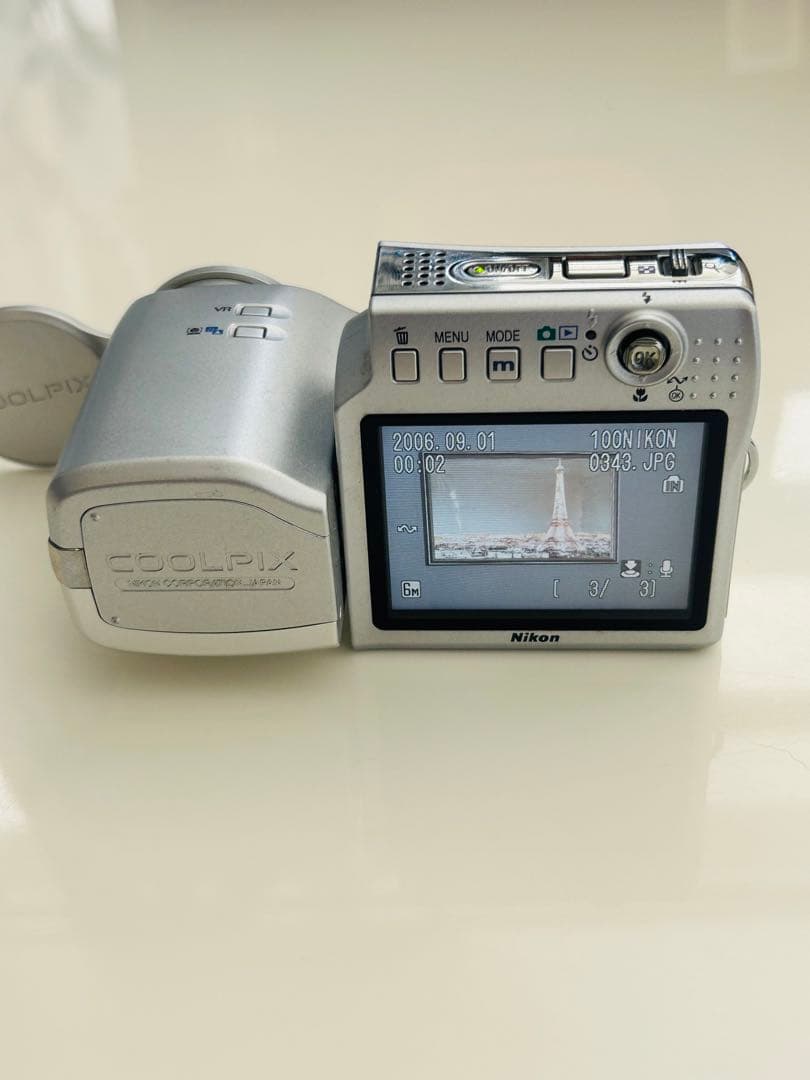 Nikon Coolpix S10VR シルバー 本体と充電器